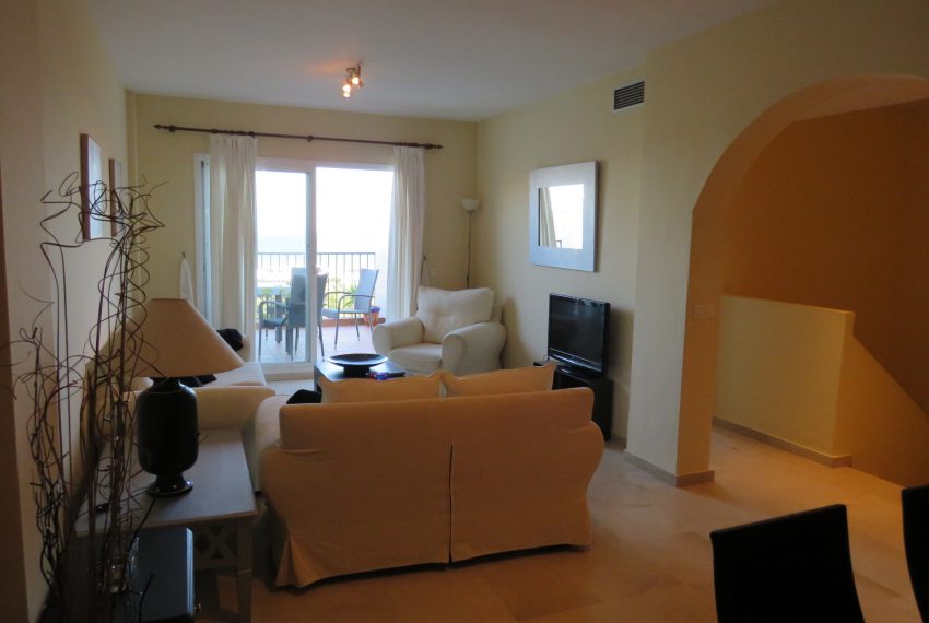 holiday-rent-casares-room-lounge-window