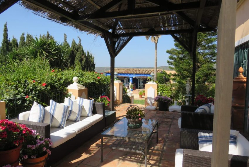 manilva-villa-buy-see- views-swimming-pool-garden-main-terrace
