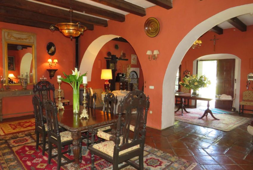 manilva-villa-buy-see-views-swimming pool-garden-terrace-dining-room