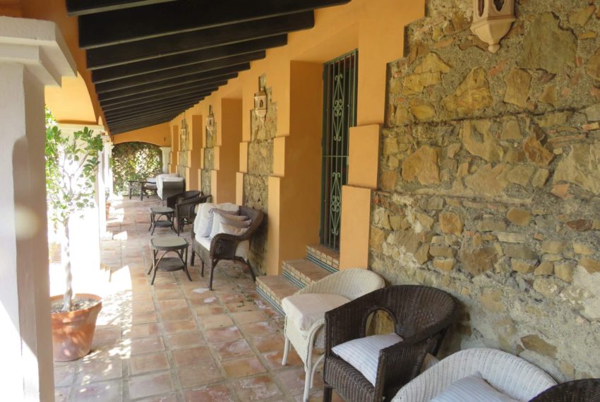 manilva-villa-see views-swimming pool-graden-terrace-bedrooms